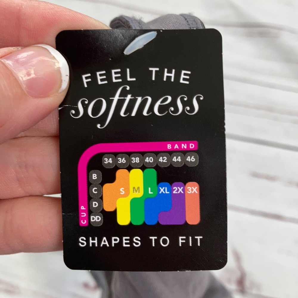 ❌SOLD❌Bali Comfort Revolution Seamless Wireless Bra - Picture 8 of 9
